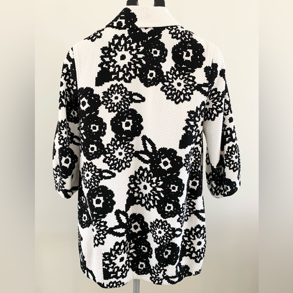 Mac & Jac Black and White Contrast Floral Print Topper Jacket - Picture 3 of 10